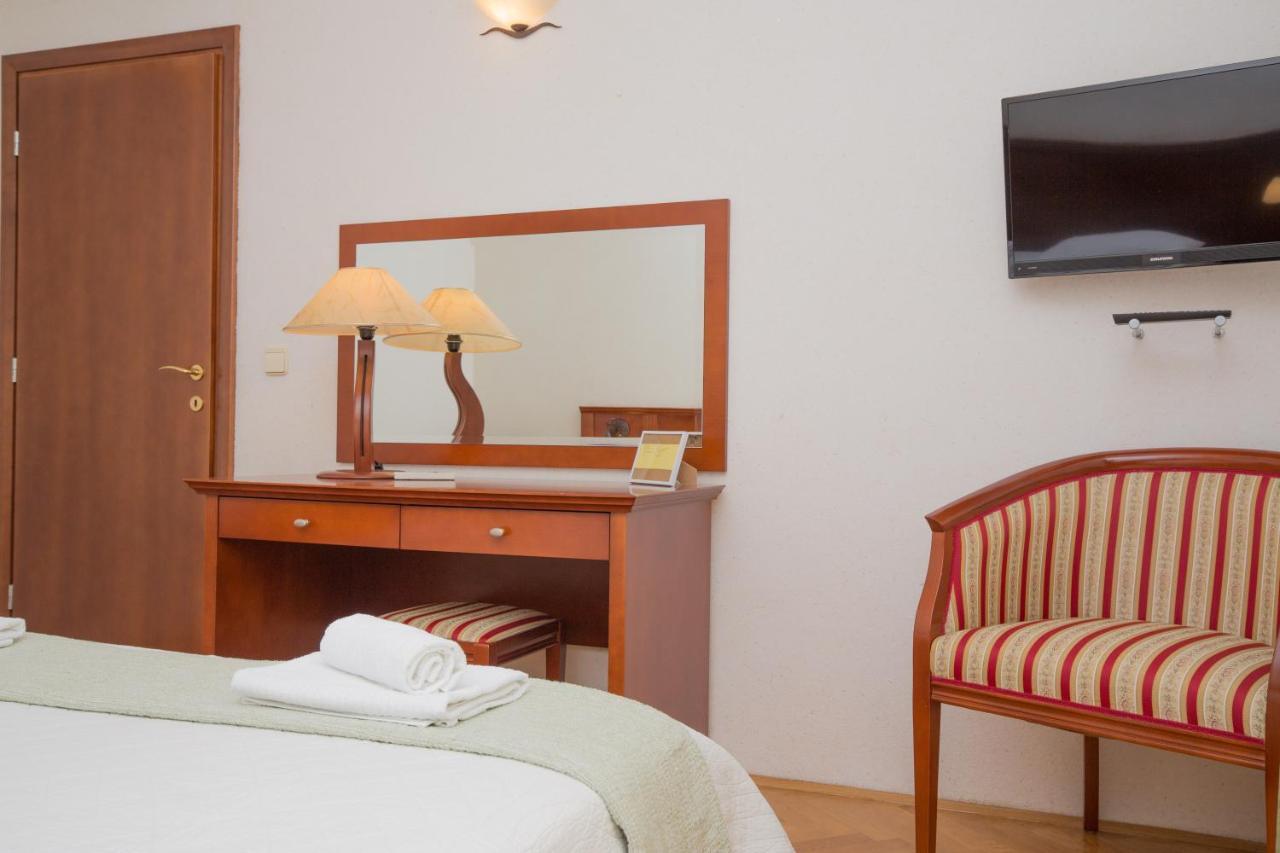 פרימוסטן Rooms Plava Laguna מראה חיצוני תמונה