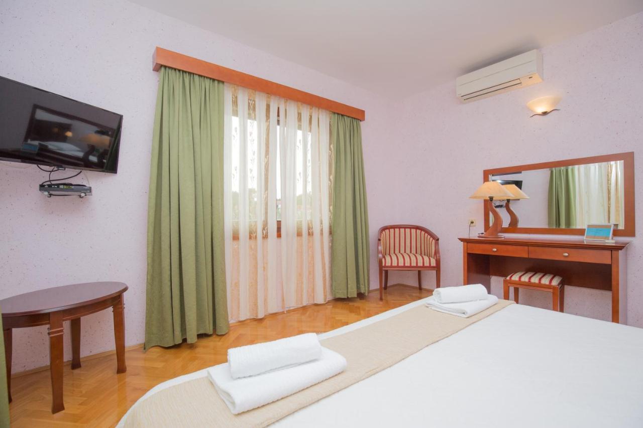 פרימוסטן Rooms Plava Laguna מראה חיצוני תמונה